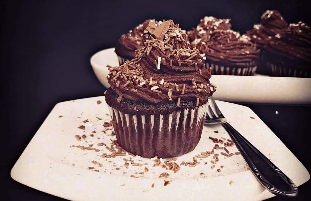 كب كيك الشيكولاتة  (Chocolate Cupcake)